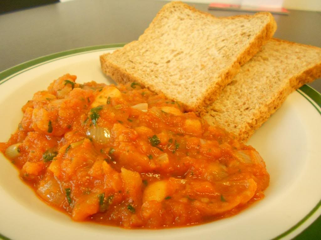 Palak Mushroom Pav Bhaji (Spicy potato and tomato salsa)
