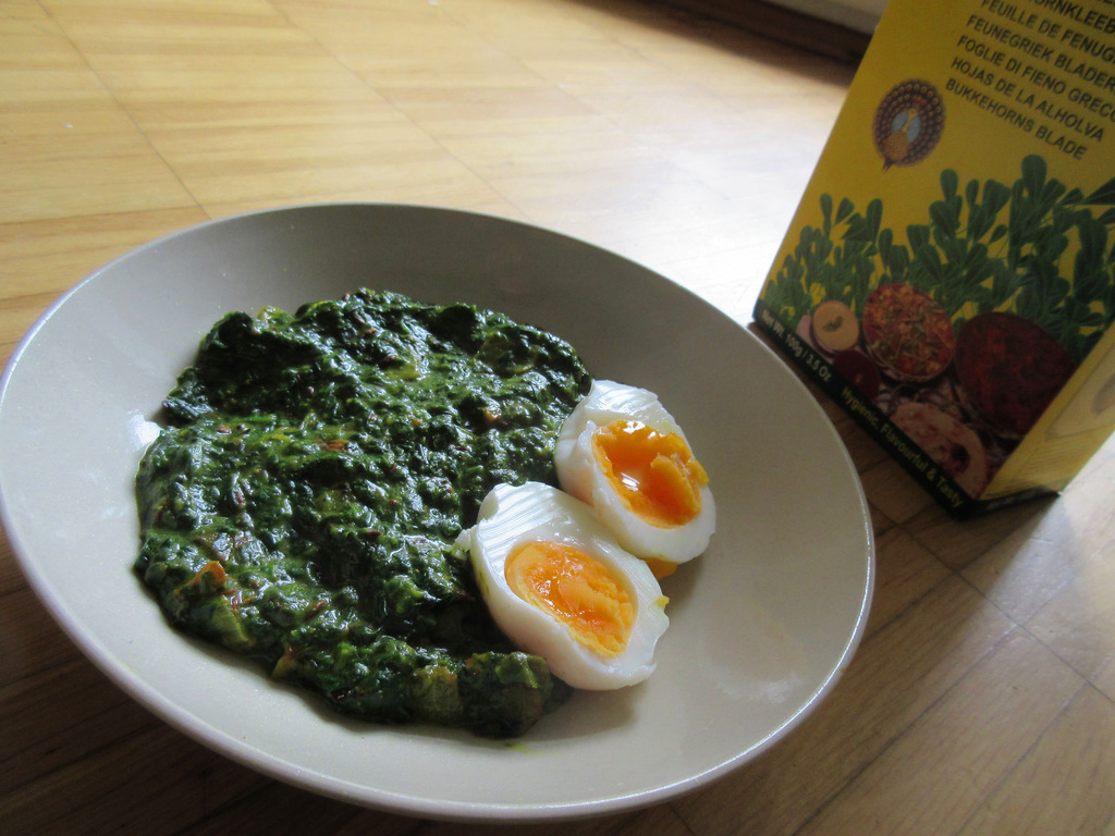Palak methi Anda (Eggs in Spinach and Fenugreek sauce)